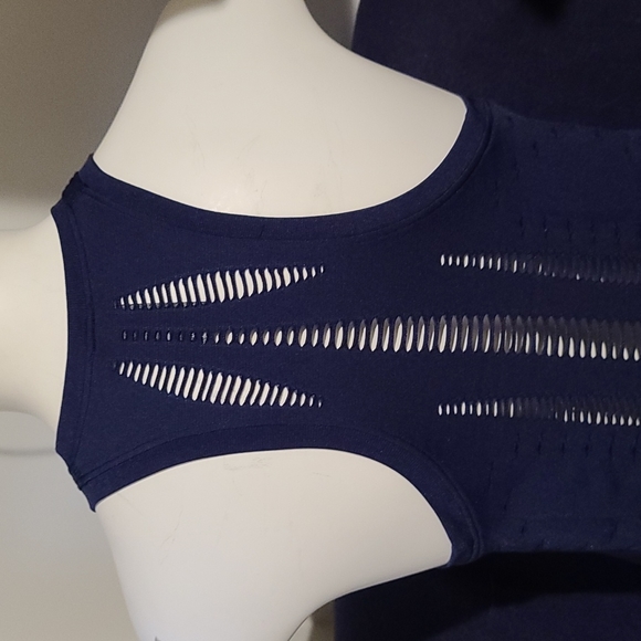 Victoria Secret Sport symmetrical cut sport tank - Picture 7 of 10